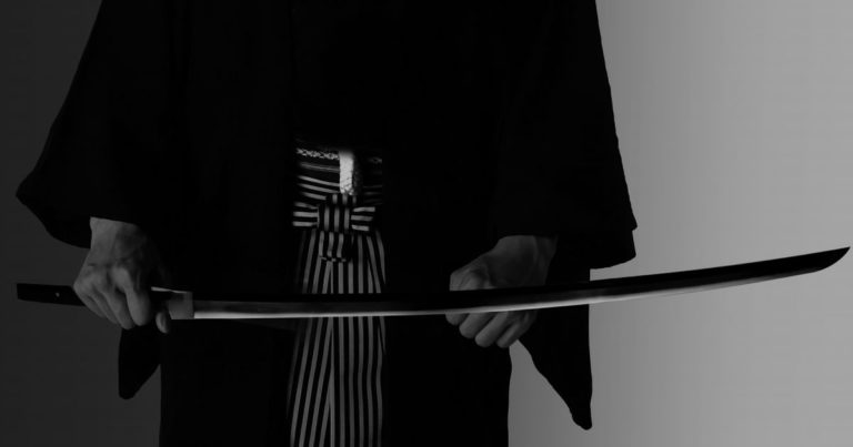 日本の大太刀「法光」人には扱えない大きさの刀は何のために作られた？【タイ人の反応】