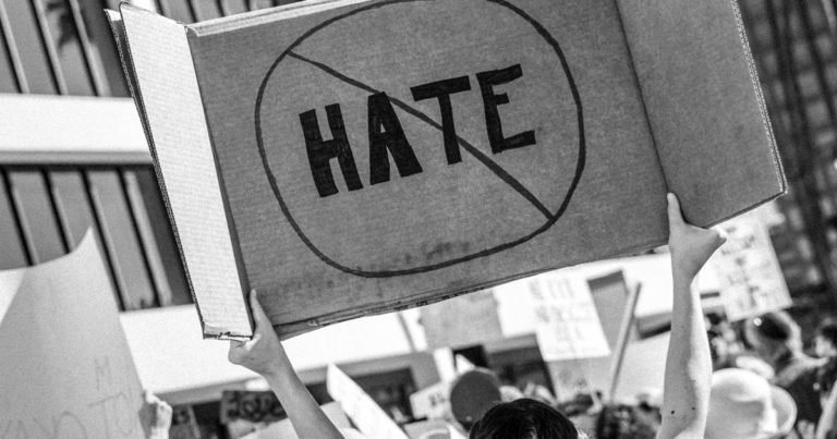 デモ、ヘイト反対