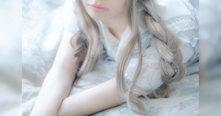 三編みの可愛い美少女
