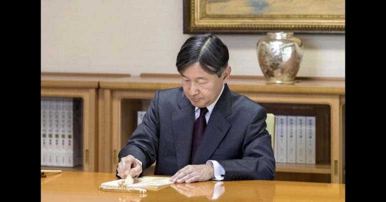 日本の天皇陛下が私費で1億円を寄付！タイ人が羨ましいと大絶賛！【タイ人の反応】