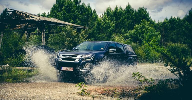 いすゞ D-MAX ISUZU