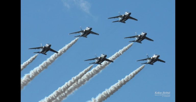 航空自衛隊ブルーインパルス