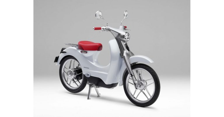 日本のホンダの電動スーパーカブ「EVカブ」がカッコいい！【タイ人の反応】