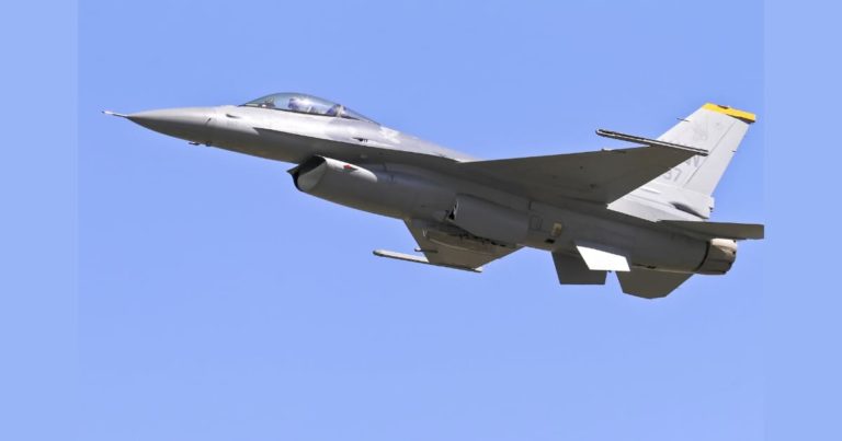 F-16ファイティングファルコン