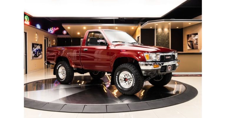 トヨタ「ハイラックス・4WD」