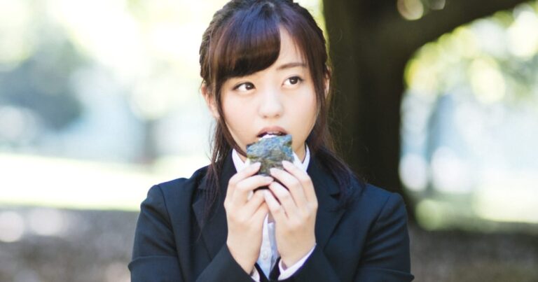 日本の新潟駅で売ってる「おむすび弁当」が変態的だと話題に！【タイ人の反応】