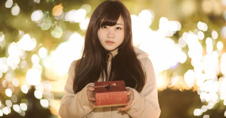 日本のユニクロが父の日ギフトにとんでもない商品をオススメしてしまうｗｗｗ【タイ人の反応】