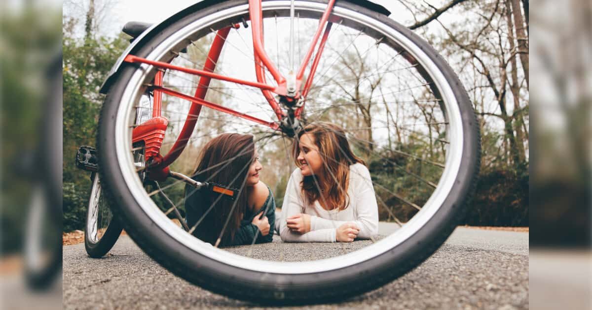自転車と外国人美女