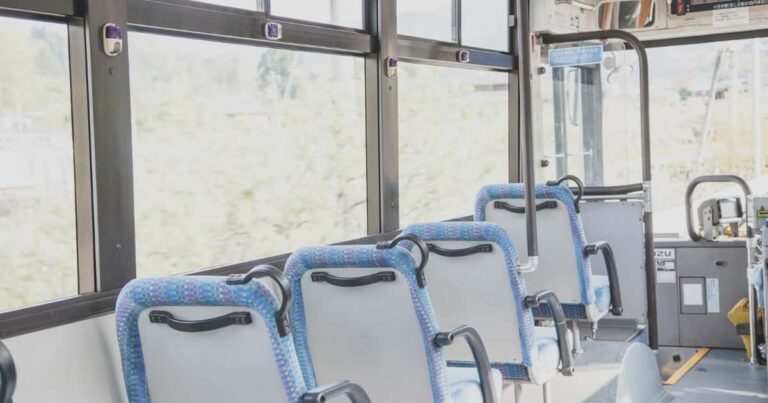 バスの車内