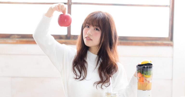 日本のレンタルなんもしない人が食べてる「謎のフルーツ」がタイにめっちゃあるやつだ！【タイ人の反応】