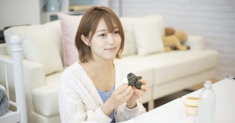 日本人が後輩に「違う種類のおにぎりを3つ買ってきて」と頼んだ結果→くっそ笑ったｗｗｗ【タイ人の反応】