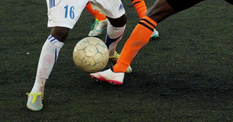 サッカー、ドリブル