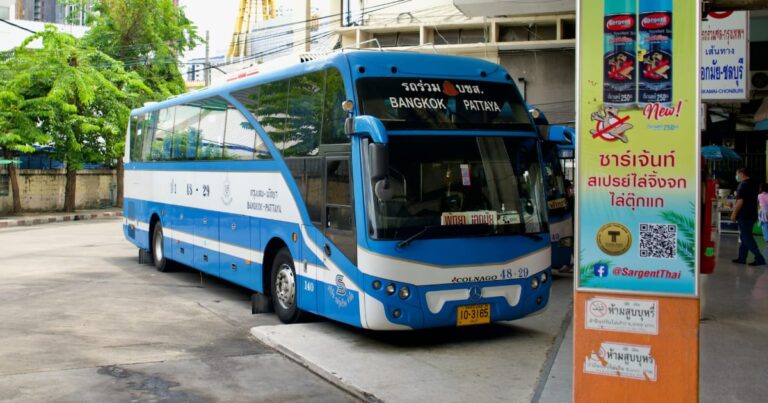 タイのバス