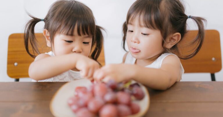 巨峰大好き双子姉妹