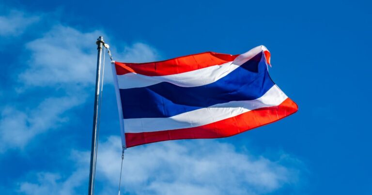 タイ人が「私が日本を好きな理由」と動画を投稿！　駅員がタイ国旗を振って見送る姿に多くのタイ人が感激！【タイ人の反応】